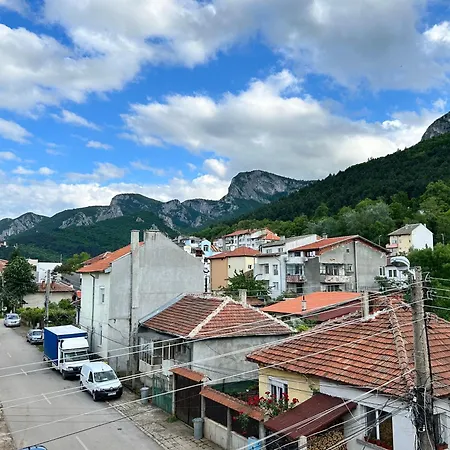 House Ana за гости ана Daire